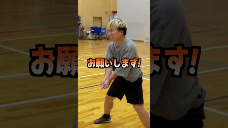 プロのバレーボール選手の本気サーブをレシーブしてみた#shorts