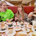 【賛否両論】スシロー食べながら最近来たDMに大ブチ切れで爆食www